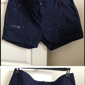 Sperry Topsider women’s shorts navy/red trim sz L.